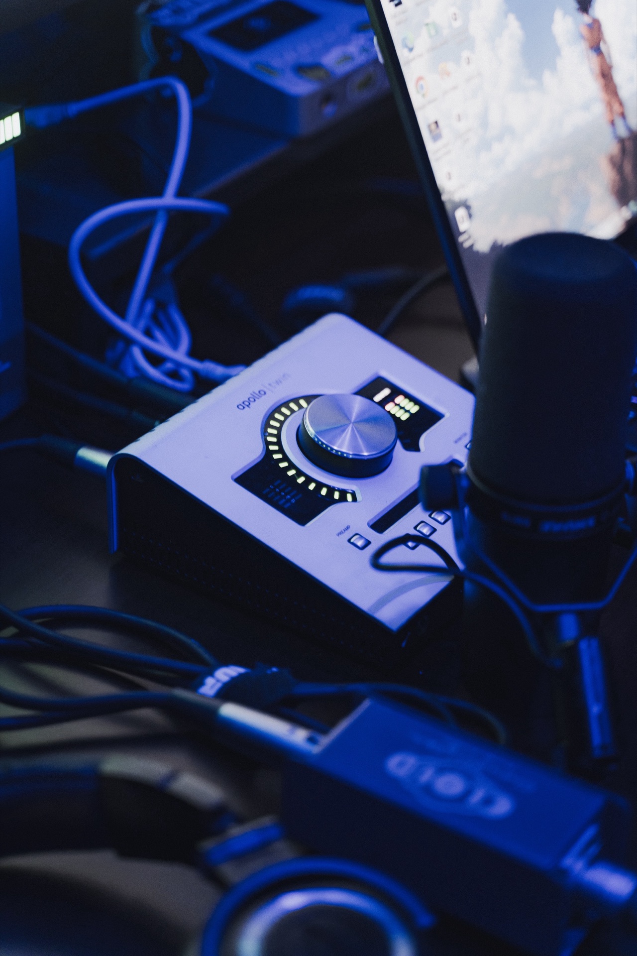 Apollo Twin macro — knob and LEDs